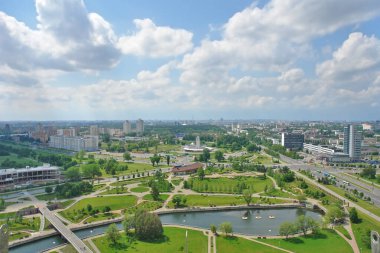            Minsk Panoraması, Belarus 'un başkenti, yukarıdan.                    