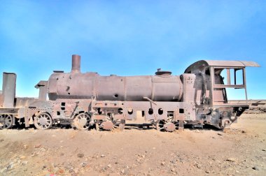   Salar de Uyuni 'deki tren mezarlığı ya da Uyuni, Bolivya, Güney Amerika' daki tuz çölü.                   