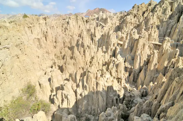 La Paz, Bolivya yakınlarında Ay Vadisi veya Valle de la Luna erozyon oluşumları