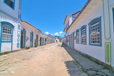 Paraty veya Parati 'deki Eski Sokaklar - Kosta Verde' de yer alan Portekiz sömürge ve Brezilya İmparatorluk Şehri iyi korunmuş.