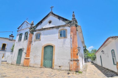 Paraty veya Parati 'deki Eski Sokaklar - Kosta Verde' de yer alan Portekiz sömürge ve Brezilya İmparatorluk Şehri iyi korunmuş.