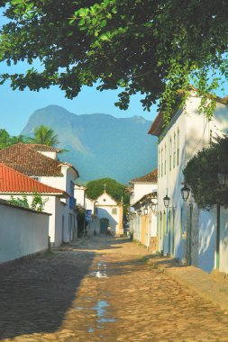 Paraty veya Parati 'deki Eski Sokaklar - Kosta Verde' de yer alan Portekiz sömürge ve Brezilya İmparatorluk Şehri iyi korunmuş.
