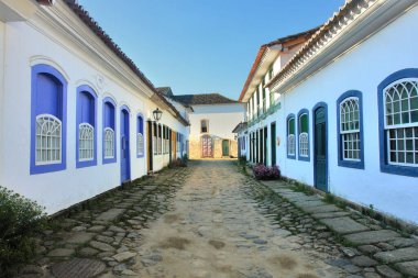 Paraty veya Parati 'deki Eski Sokaklar - Kosta Verde' de yer alan Portekiz sömürge ve Brezilya İmparatorluk Şehri iyi korunmuş.