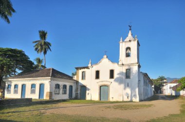 Paraty veya Parati 'deki Eski Sokaklar - Kosta Verde' de yer alan Portekiz sömürge ve Brezilya İmparatorluk Şehri iyi korunmuş.
