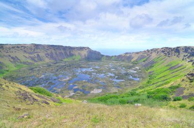 Rano Kau 'nun soyu tükenmiş Paskalya Adası, Şili volkanı.