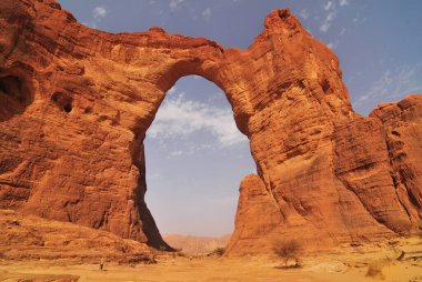Ennedi Çölü 'nde Aloba Kemeri, Chad.