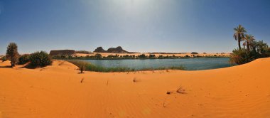 Ounianga Serir 'deki taze su gölü Boukkou Sahra Çölü' ndeki göller serisi, Çad