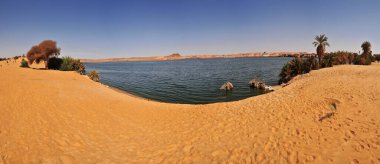 Ounianga Serir 'deki taze su gölü Boukkou Sahra Çölü' ndeki göller serisi, Çad
