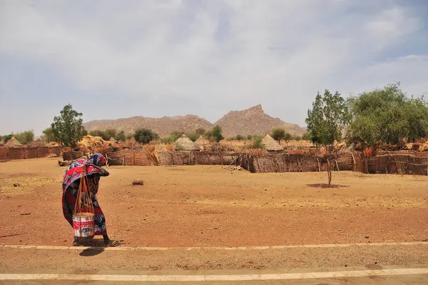 Çad 'ın kuzeyinde Sahra Çölü' nün oradaki köy.