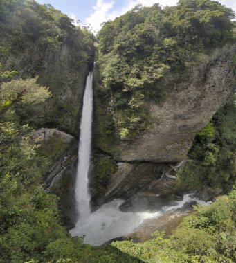 Pastaza nehri üzerindeki Ekvador 'da Şelale Pailon del Diablo