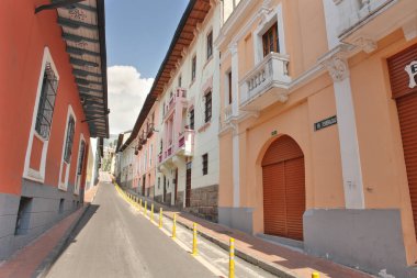           Ekvador 'un eski Quito şehrinin sokakları                     