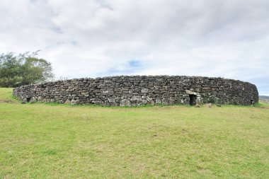        Tavşan Moa (Tavuk Evi) Tahai Tören Kompleksi, Rapa Nui (Paskalya Adası), Şili                        