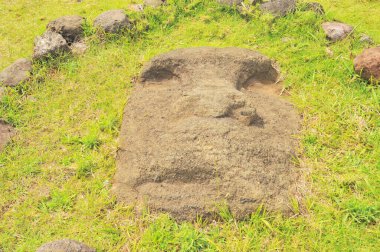 Doğu Polinezya, Şili 'deki Rapa Nui' deki (Paskalya Adası) Ahu Vinapu arkeolojik alanı