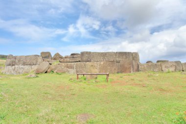 Doğu Polinezya, Şili 'deki Rapa Nui' deki (Paskalya Adası) Ahu Vinapu arkeolojik alanı