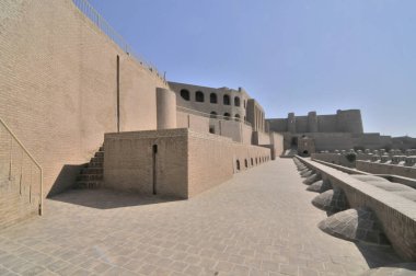 Qala Ikhtyaruddin veya Herat Kalesi Afganistan 'ın merkezinde yer almaktadır.