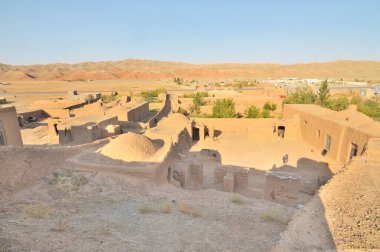 Afgan Herat ilindeki tipik bir çamur evleri köyü.