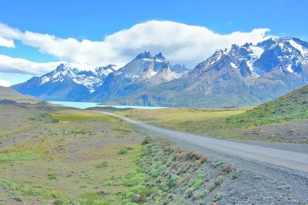   Güney Şili Patagonya 'daki Torres del Paine Ulusal Parkı                             
