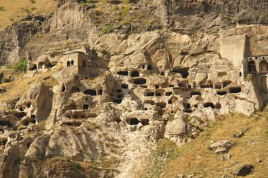Vardzia - Gürcistan 'ın güneyindeki Gürcü mağara manastırı