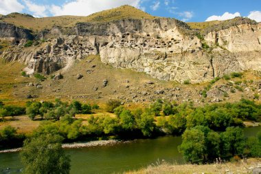 Vardzia - Gürcistan 'ın güneyindeki Gürcü mağara manastırı