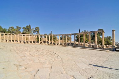      Jerash, Ürdün 'deki Oval Plaza Panoraması                          