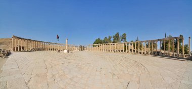      Jerash, Ürdün 'deki Oval Plaza Panoraması                          