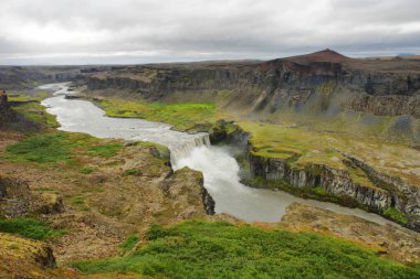 Jokulsa 'da Hafragilsfoss Bir Fjollum nehri, Ada