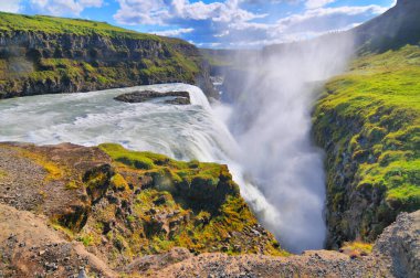 İzlanda 'daki muhteşem Gullfoss şelalesi.