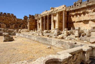 Lübnan 'daki Baalbek Tapınak Kompleksi Büyük Mahkemesi Genel Bakış 