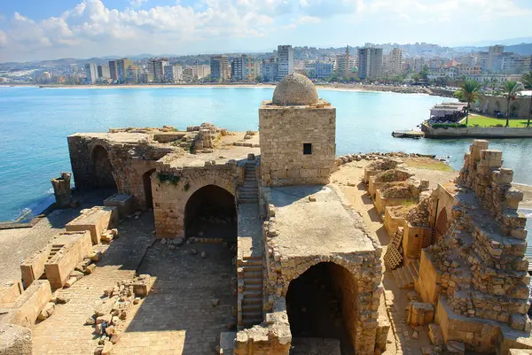 Sidon 'un Deniz Şatosu Lübnan' ın Sidon limanındaki haçlılar tarafından inşa edildi..