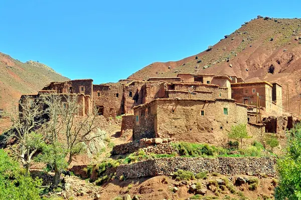 Atlas Dağları eteklerindeki Ounila Vadisi 'ndeki köy evleri, Tamdagh.