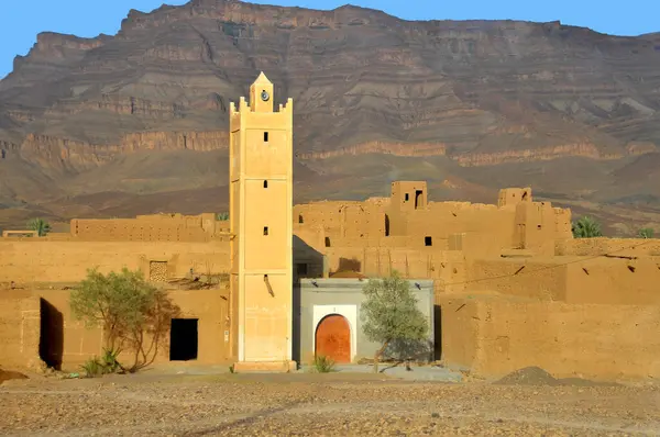 Atlas Dağları eteklerindeki Ounila Vadisi 'ndeki köy evleri, Tamdagh.