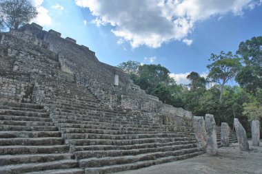 Calakmul ayrıca Kalakmul - Meksika 'nın Campeche eyaletinde Maya arkeolojik alanı..