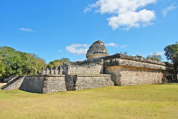    El Caracol, Chichen Itza 'daki Kolomb öncesi Maya medeniyetindeki gözlemevi..                             