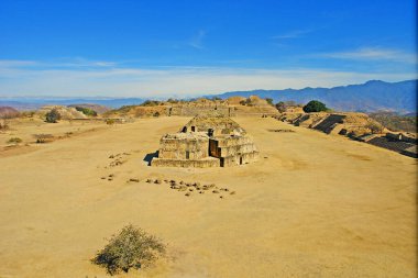 Monte Alban, Meksika 'nın Oaxaca eyaletindeki büyük Kolombiya öncesi arkeolojik alan                                