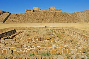 Monte Alban, Meksika 'nın Oaxaca eyaletindeki büyük Kolombiya öncesi arkeolojik alan                                