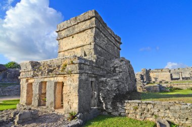  Tulum - Meksiko 'da, Kolombiya öncesi Maya duvarlı bir şehir.                              