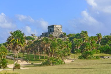  Tulum - Meksiko 'da, Kolombiya öncesi Maya duvarlı bir şehir.                              
