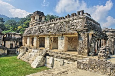 Palenque Sarayı 'ndaki Saray Gözlem Kulesi.