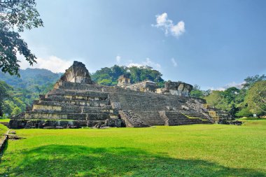 Palenque Sarayı 'ndaki Saray Gözlem Kulesi.