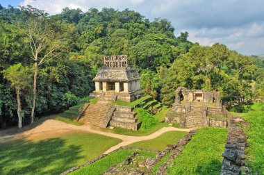 Palenque, Meksika 'daki Cross grubunun tapınakları.