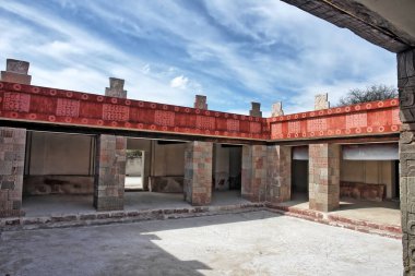  Teotihuacn 'daki Quetzalpaplotl kalıntıları                              