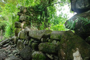 Kosrae Mikronezya Eyaleti, Lelu Adası 'ndaki Leluh arkeolojik alanı.