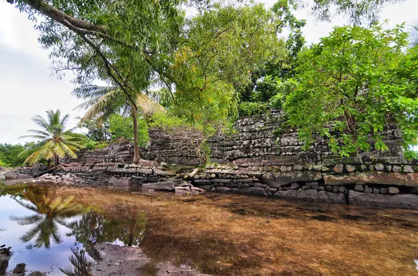 Nan Madol - Mikronezya Federasyonu 'nun Pohnpei adasındaki arkeolojik alan