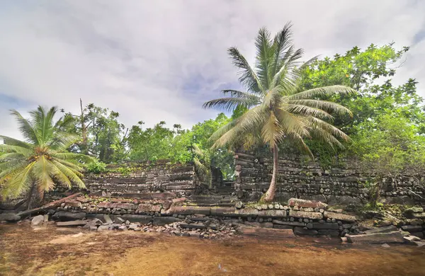 Nan Madol - Mikronezya Federasyonu 'nun Pohnpei adasındaki arkeolojik alan