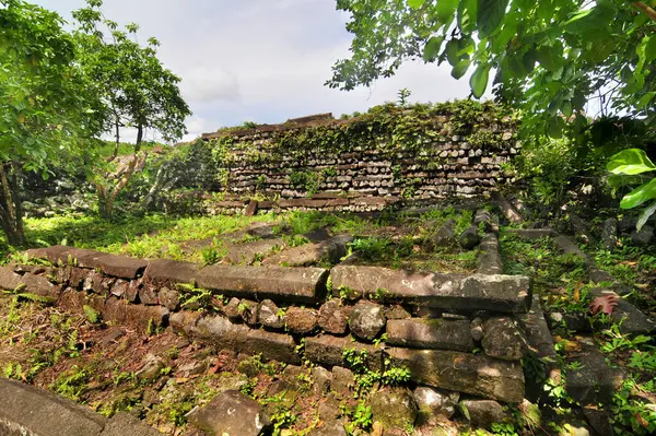 Nan Madol - Mikronezya Federasyonu 'nun Pohnpei adasındaki arkeolojik alan