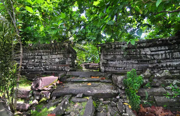 Nan Madol - Mikronezya Federasyonu 'nun Pohnpei adasındaki arkeolojik alan