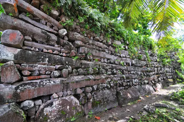 Nan Madol - Mikronezya Federasyonu 'nun Pohnpei adasındaki arkeolojik alan