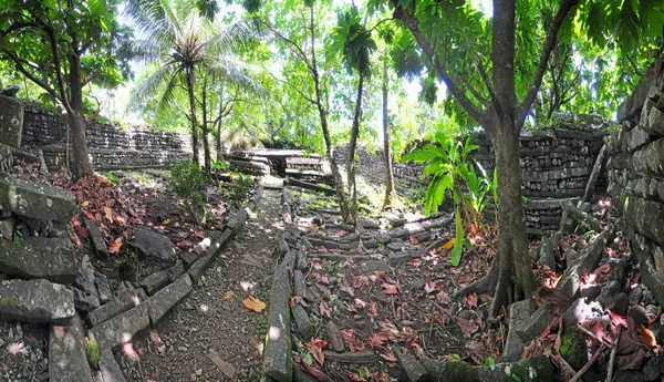 Nan Madol - Mikronezya Federasyonu 'nun Pohnpei adasındaki arkeolojik alan