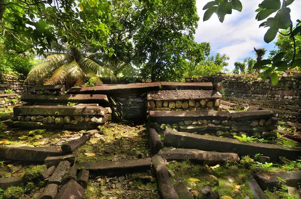 Nan Madol - Mikronezya Federasyonu 'nun Pohnpei adasındaki arkeolojik alan