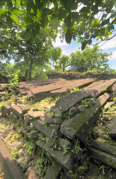 Nan Madol - Mikronezya Federasyonu 'nun Pohnpei adasındaki arkeolojik alan